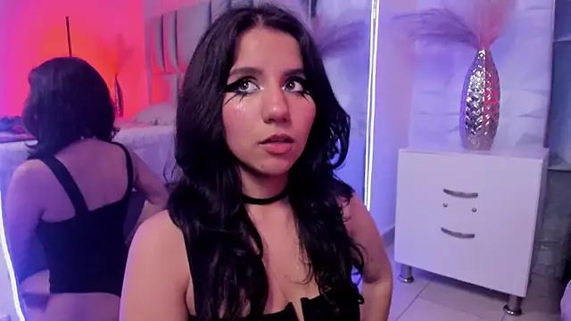 HollyPeach Chat XXX live