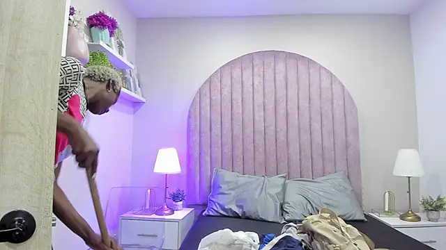 XXX chat uživo modela Taramasud_