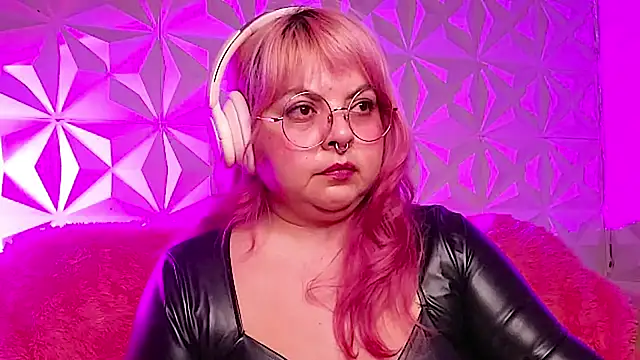 Satyn_doll webkamerás műsora