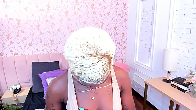 Chat +18 de amber-hill ao vivo