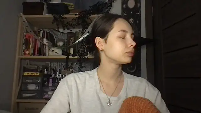 Yuna5343 Adlı Modelin Canlı XXX Sohbeti