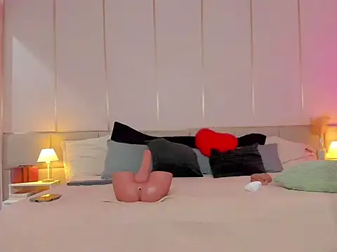 SoHighAngel: вебкам-шоу