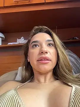 Show modela ItalianGirl na web-kameri