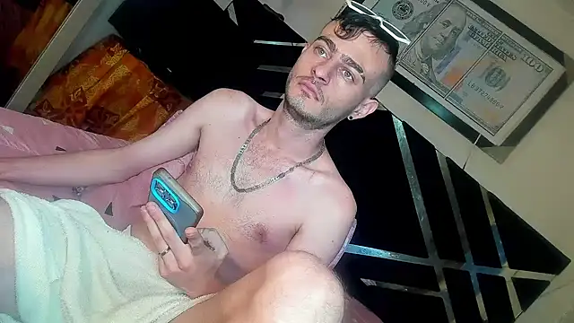 bigcockwhite777 Adlı Modelin Canlı XXX Sohbeti