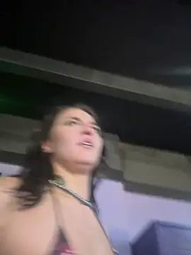 addictedtoari webkamerás műsora