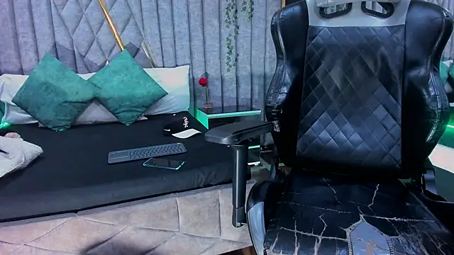 XXX chat uživo modela TylerGandi