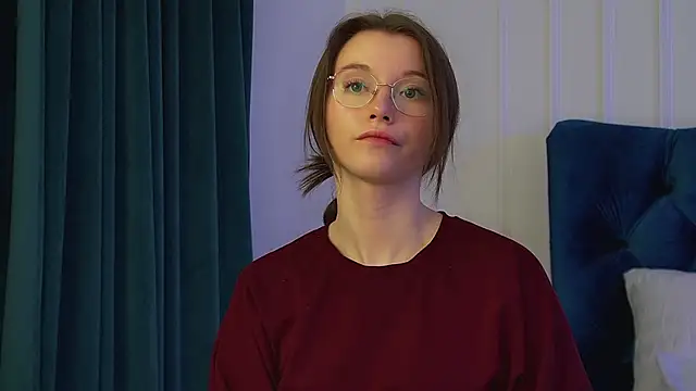 KeiraAsti élő XXX-chatje