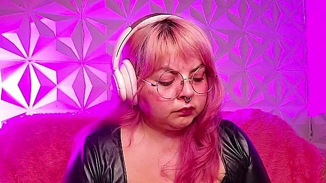 แชท XXX สดของ Satyn_doll