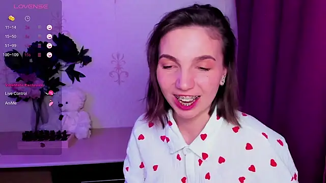 Chatroom XXX en direct de KindHazelHere_