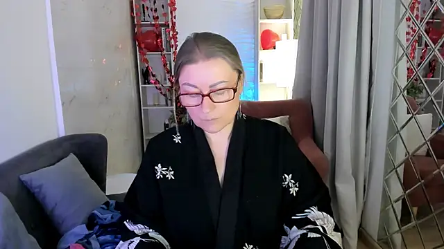 AlexandraKind Adlı Modelin Canlı XXX Sohbeti