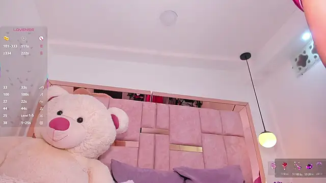 XXX chat uživo modela emily_daarell