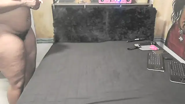 Queenanitadix 现场XXX聊天