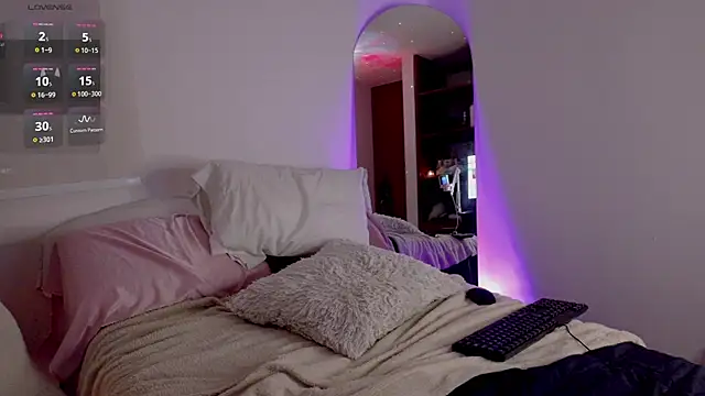 Lia_Tinez: онлайн-секс-чат