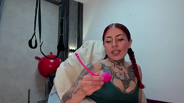 selene_red_ Live XXX-chat