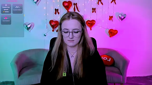 luna_berryy Chat XXX live