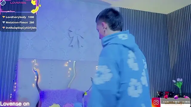 boyfox_tay 现场XXX聊天