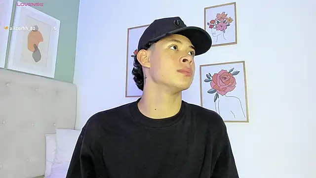 ApoloRicci 现场XXX聊天