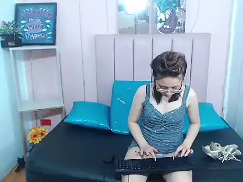 casandraroberthrs707 Live XXX-chat