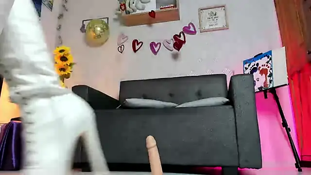 Alaia_Love77: онлайн-секс-чат