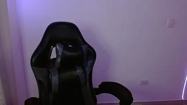 H3ll_B0I Adlı Modelin Canlı XXX Sohbeti