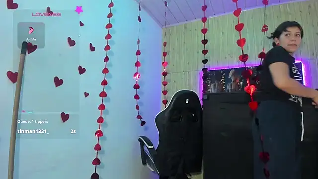 Chat +18 de Raven_Rouge_ ao vivo