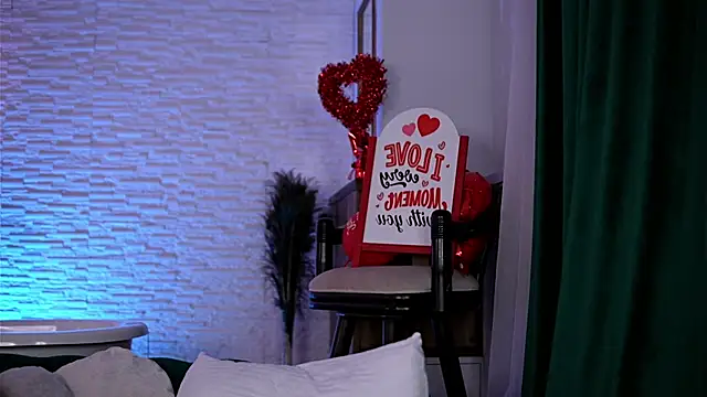 ClaraBenatti: онлайн-секс-чат