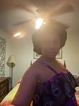   โชว์เว็บแคมของ CreammieDelite