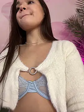 Czat XXX na żywo – BabyShy-