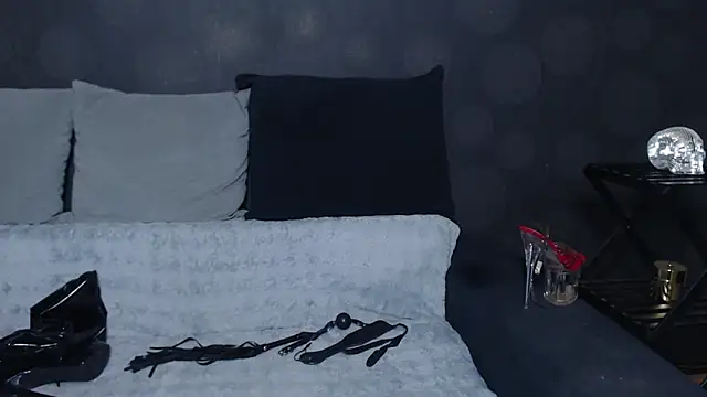 GodessJulia: онлайн-секс-чат