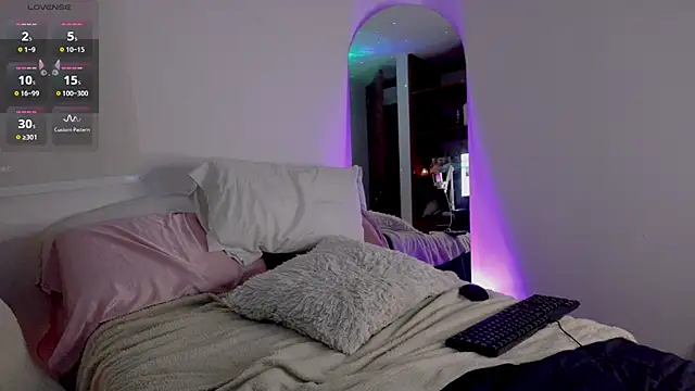 Lia_Tinez 现场XXX聊天