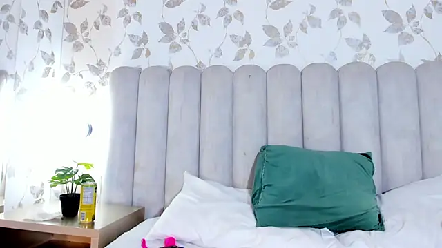 Lizz_Bunny Live XXX-chat