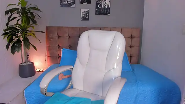 Keely_white – Kamerová šou