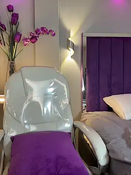 XXX chat uživo modela mia_everly