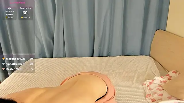 XXX chat uživo modela CosmicGleam