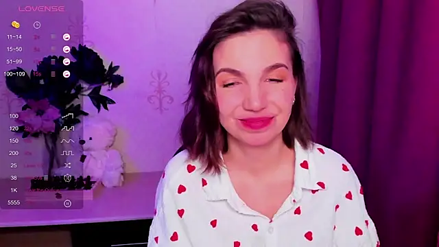 Živý XXX chat KindHazelHere_