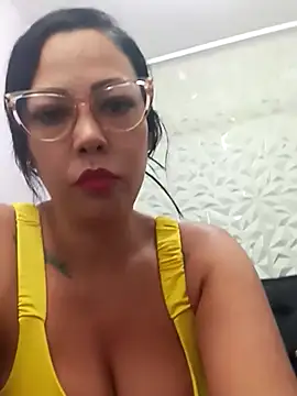 XXX chat uživo modela SexyyBigg44