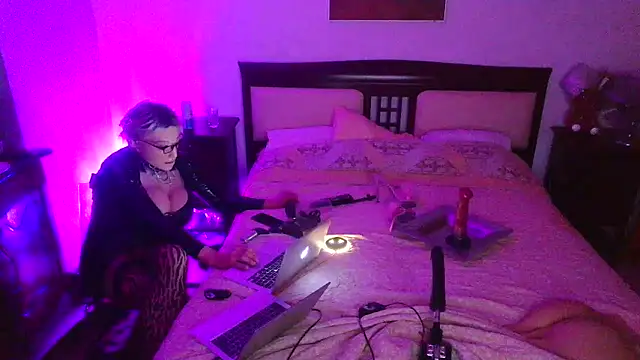 CharlotteVixxens Webcam Show