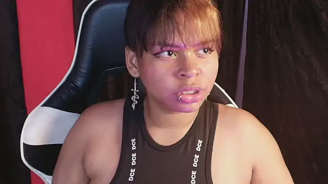 ironqueen_ Chat XXX live