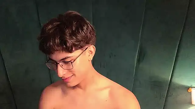 Aaron_Eze Live XXX Chat