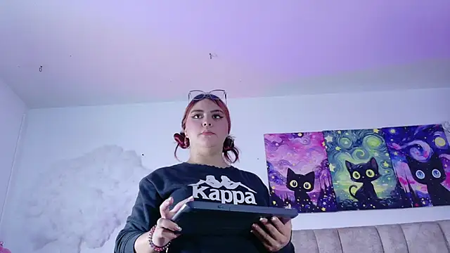 MiiaBlumm_ élő XXX-chatje