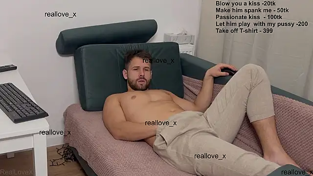 แชท XXX สดของ RealLoveX