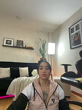 EmmyEvans1 Live XXX-chat