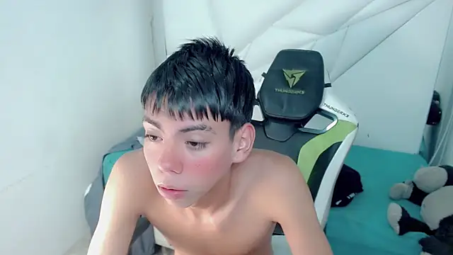 XXX chat uživo modela Liarr_