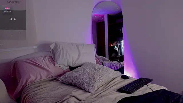 Lia_Tinez 现场XXX聊天