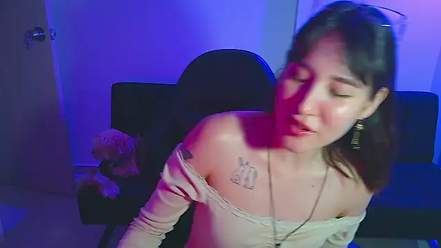 YulienneggのライブXXXチャット