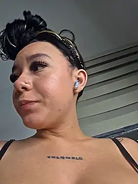 Živý XXX chat alaia_princess