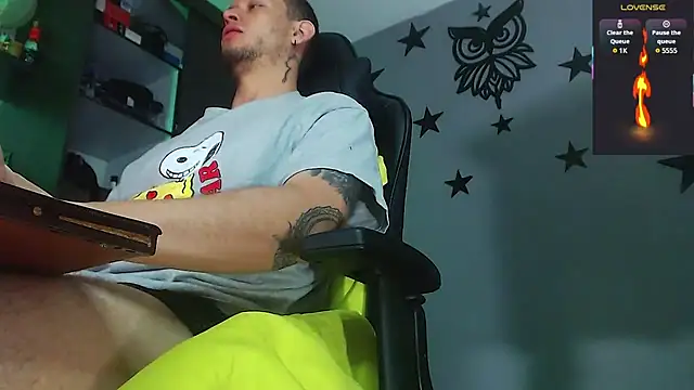 justincs Chat XXX live