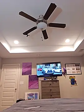 Kourtneyk Show in webcam