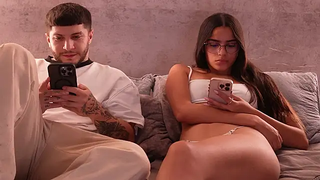 Nicky_and_BlakeのライブXXXチャット