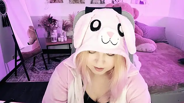 DiaAngell: онлайн-секс-чат